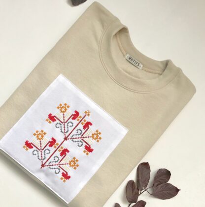 Pulover cu motive traditionale