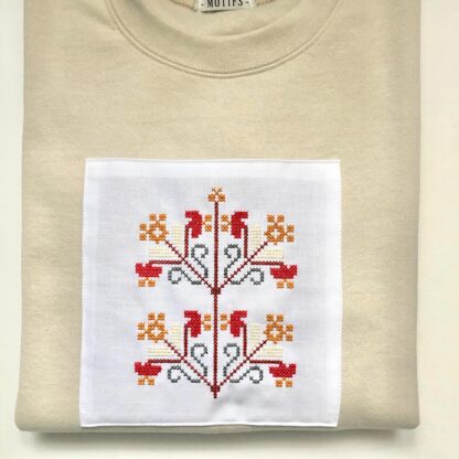Pulover cu motive traditionale