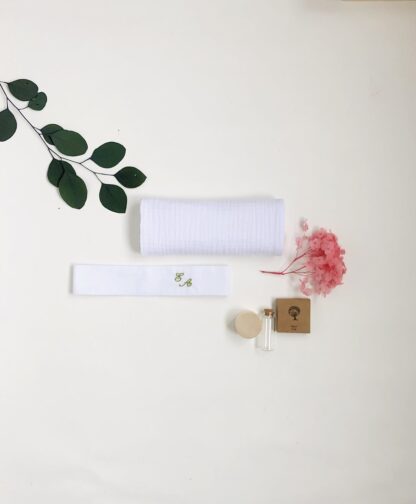 Trusou botez Trusou botez baiat Trusou botez fete trusou botez fetita Trusou botez cutie Trusou botez lumanare Trusou botez personalizat elegant materiale naturale muselina cu volanas Set complet botez biserica Trusou botez fetita Trusou bitez personalizat Trusou botez in cutie de amintiri Trusou botez personalizat fetita Trusou botez materiale naturale muselina paturica muselina cu volanas Kit botez trusou botez personalizat cu nume Cufar amintiri botez Cufar amintiri bebelusi Trusou botez simplu Trusou botez elegant Trusou botez deosebit Trusou botez muselina
