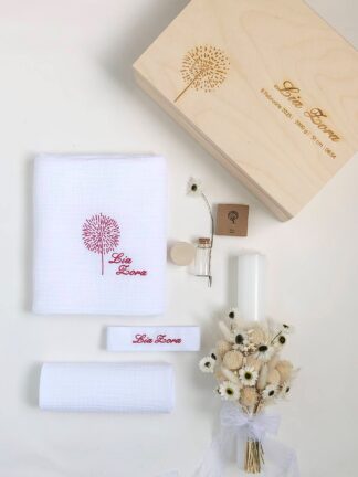 trusou botez muselina, trusou botez cutie de amintiri, trusou botez papadie, trusou botez fata, set biserica botez, trusou botez elegant, trusou botez lux, trusou botez rafinat, trusou botez modern, trusou botez deosebit, trusou botez modern, trusou botez minimalist, trusou botez simplu, trusou botez cu lumanare, trusou botez complet